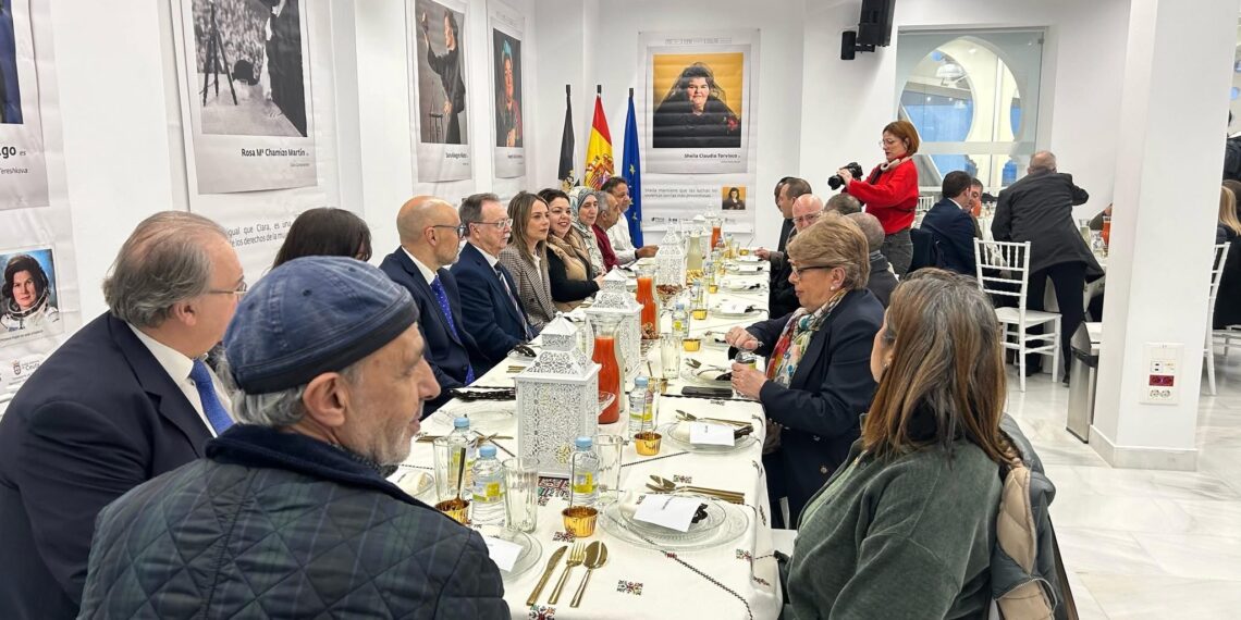 La Ciudad celebra un Iftar institucional con representantes de todas las comunidades