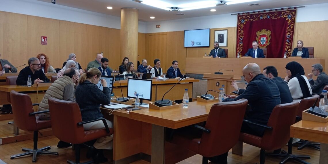 Polémica en la Asamblea: aplazan los plenos de marzo por coincidir con el Ramadán