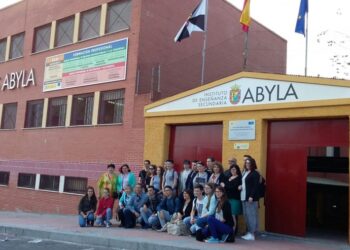 Desalojado el IES Abyla por amenaza de bomba