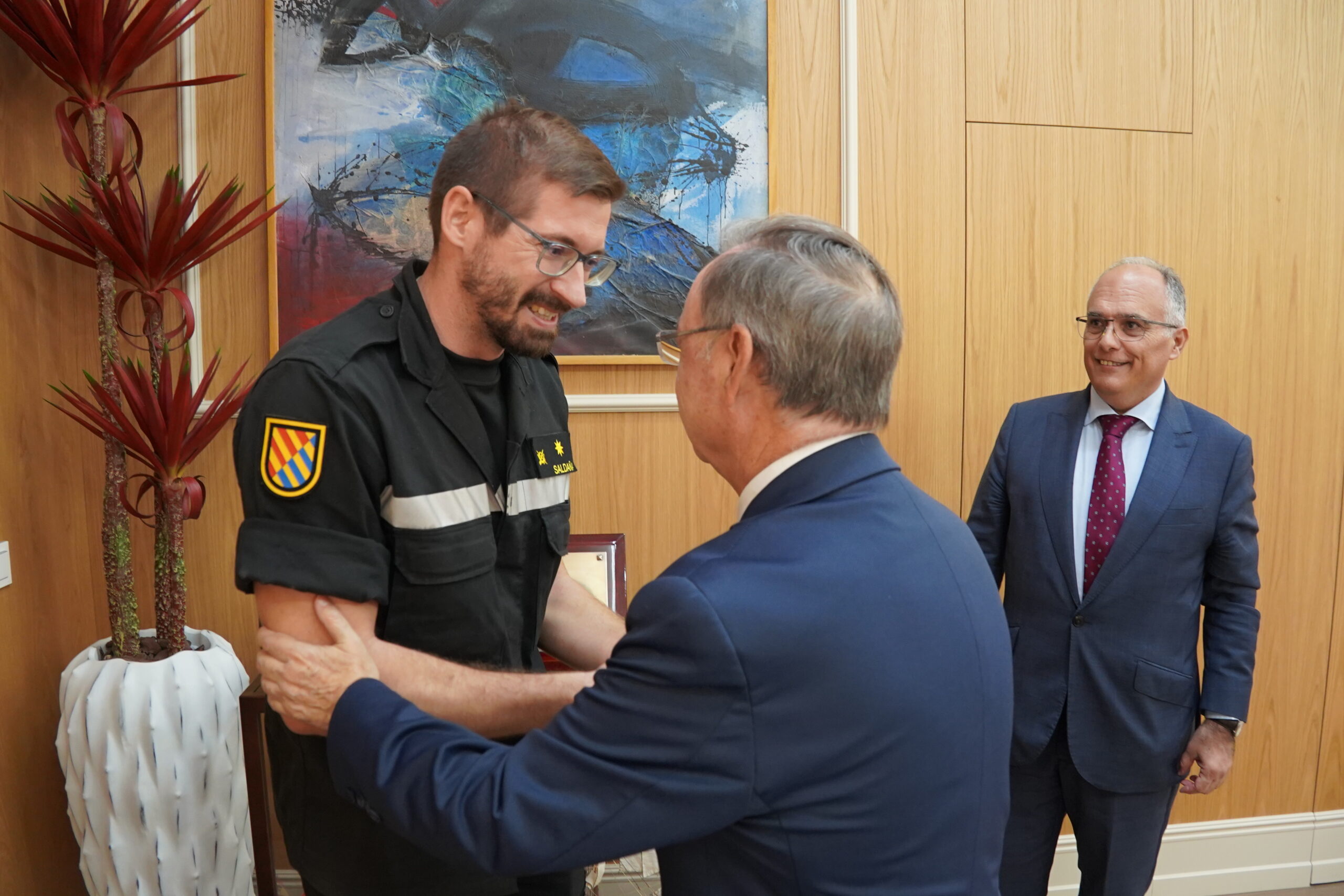 Vivas recibe al comandante de la UME en el marco de los ejercicios de emergencia desarrollados en Ceuta