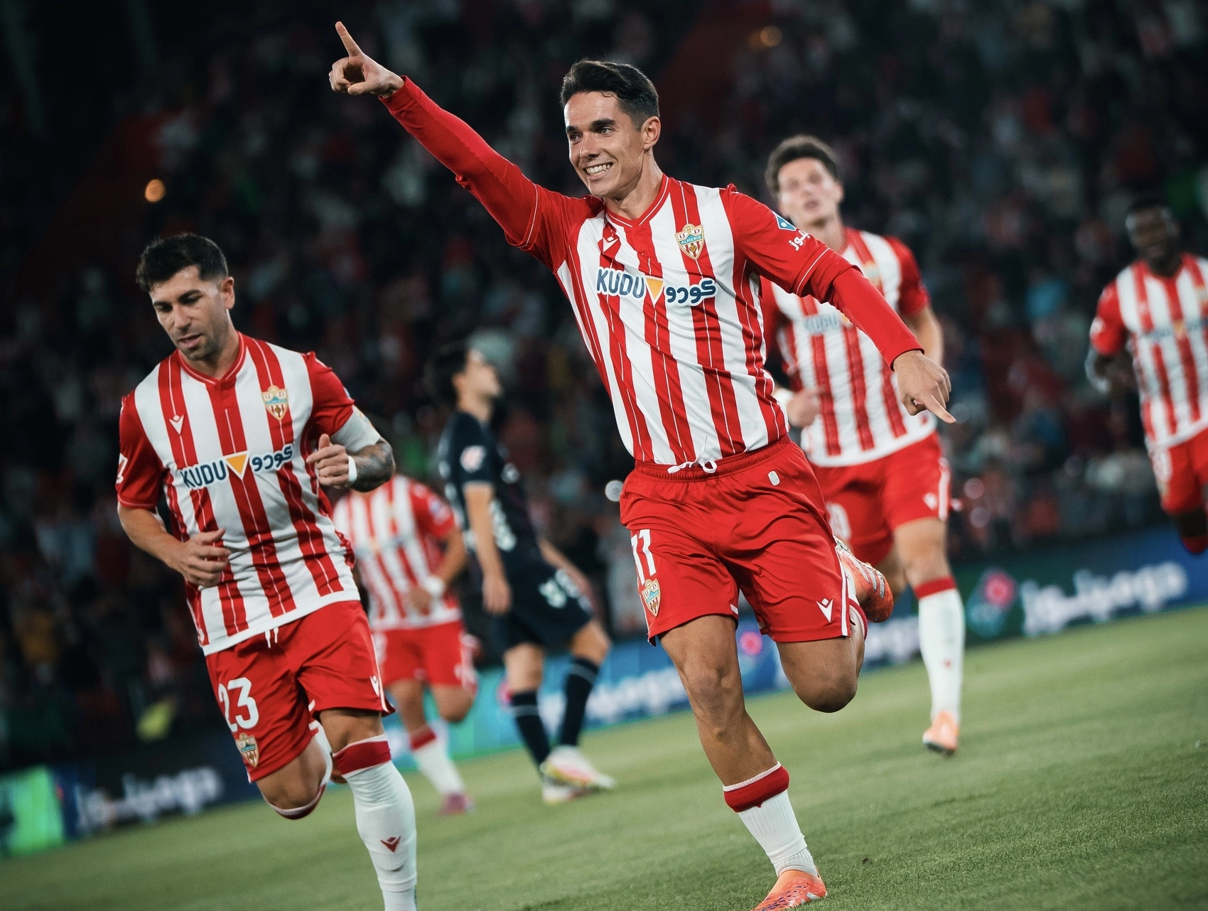 El Almería viajará en avión a Tetuán para afrontar su partido ante el Ceuta en el Murube