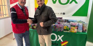 VOX Ceuta entrega a Cáritas Castrense los juguetes recogidos en su campaña solidaria de Reyes