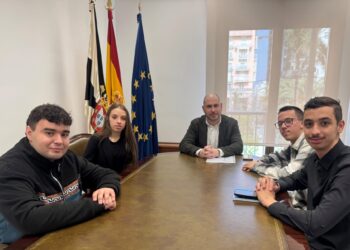 El Movimiento Estudiantil Ceutí traslada sus propuestas educativas al delegado del Gobierno
