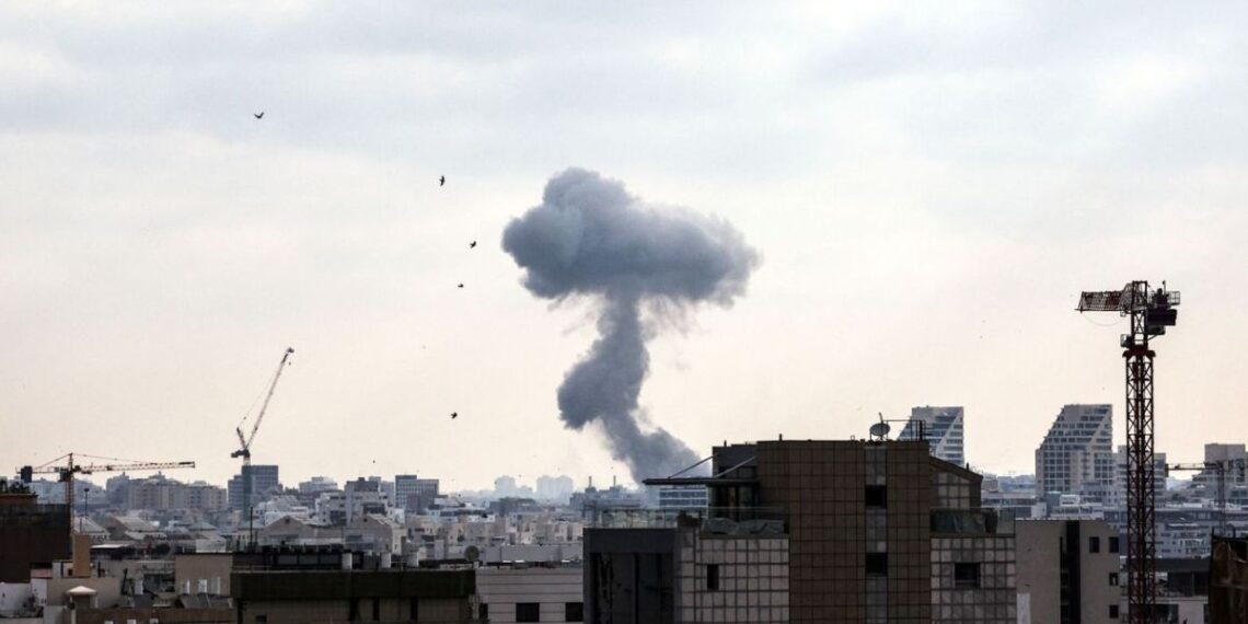 Escalada militar en Oriente Próximo: Irán responde con un ataque coordinado contra bases de EE. UU. e Israel