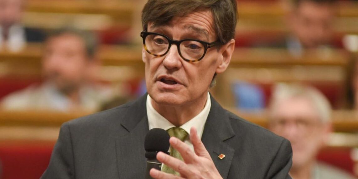 Salvador Illa busca respaldo de ERC para los presupuestos de Cataluña