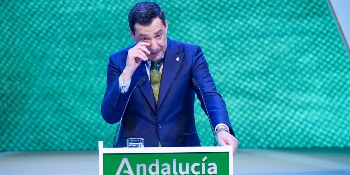 Moreno rinde un sentido homenaje al pueblo de Adamuz en el Día de Andalucía