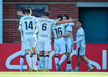 La AD Ceuta asalta Anduva y mantiene vivo el sueño del playoff (0-1)