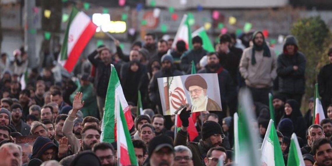 Irán anuncia una represalia «decisiva» tras la muerte del ayatolá Jamenei en ataque conjunto de EE. UU. e Israel