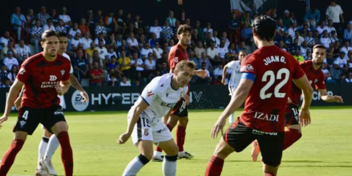 El Ceuta logra un triunfo en Anduva y se acerca a la pelea por el playoff
