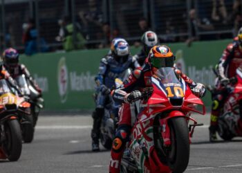 Marco Bezzecchi logra la victoria en el Gran Premio de Tailandia en una jornada llena de altibajos