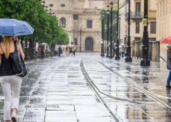 Andalucía afectada por la borrasca ‘Regina’: cielos cubiertos, lluvias dispersas y oleaje intenso