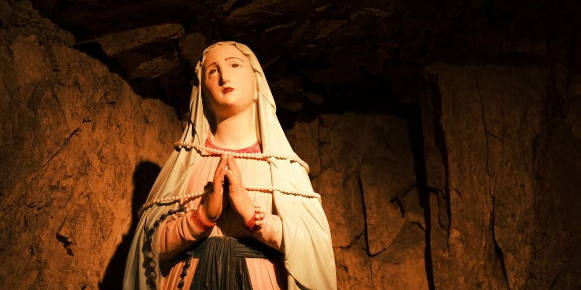 Santa Ángela de la Cruz: El Valor de la Humildad | Santoral 2 de marzo