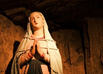 Santa Ángela de la Cruz: El Valor de la Humildad | Santoral 2 de marzo