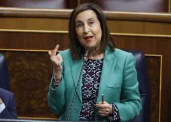 MADRID, 20/12/2023.- La ministra de Defensa, Margarita Robles, interviene durante la sesión de Control al Ejecutivo que celebra el Congreso este miércoles. EFE/Juan Carlos Hidalgo