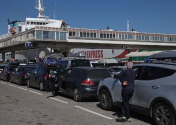 La Operación Paso del Estrecho supera los 646.000 pasajeros en su primer mes con descensos del 5% respecto a 2025