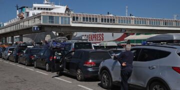 La Operación Paso del Estrecho supera los 646.000 pasajeros en su primer mes con descensos del 5% respecto a 2025