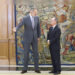 MADRID, 22/09/2023.- El presidente de Ceuta, Juan Jesús Vivas (d) durante su encuentro con el rey Felipe VI (i) este viernes en el Palacio de la Zarzuela. EFE/ Juan Carlos Hidalgo