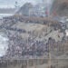 Decenas de migrantes intentan traspasar la frontera entre Ceuta y Marruecos, a 31 de julio de 2026, en Madrid (España). Numerosas personas seguían entrando en Ceuta desde Marruecos de forma incontrolada al caer la noche de este jueves, 30 de julio. Desde primera hora del día miles de inmigrantes han accedido a la ciudad autónoma a nado y también a pie bordeando el espigón que separa de Marruecos la ciudad autónoma. Las unidades a cargo del control fronterizo en Ceuta han recuperado del agua los cuerpos sin vida de 16 personas en las últimas 24 horas, elevando la cifra a 47 los extranjeros localizados muertos en aguas ceutíes en el intento de cruzar a nado desde Marruecos en lo que va de año.

Marcos Moreno / Europa Press
31/7/2026